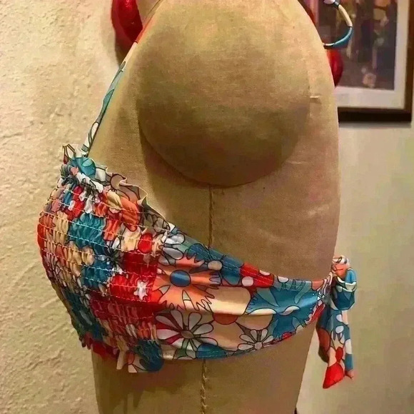 Convertible Floral Smocked Bandeau Halter Bikini Top Wear 2 Ways NWOT Size M - Picture 3 of 6